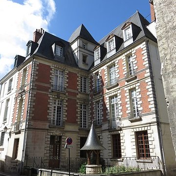 Hôtel, 3 Rue Paul-Louis-Courier à Tours