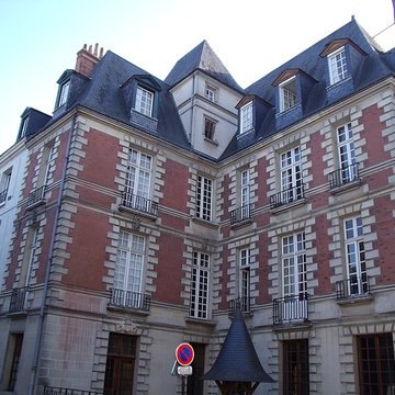 Hôtel, 3 Rue Paul-Louis-Courier à Tours