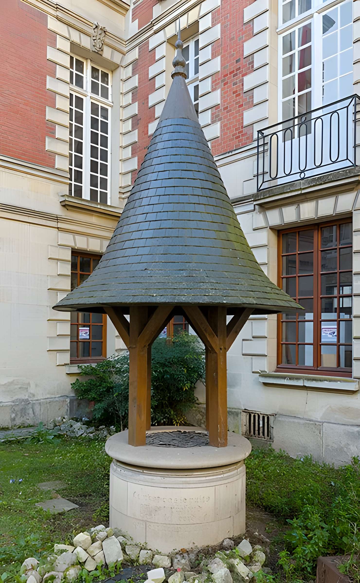 Hôtel, 3 Rue Paul-Louis-Courier à Tours