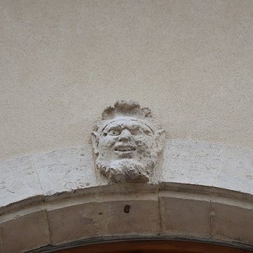 Hôtel, 54 Grande-Rue de Pierrelatte