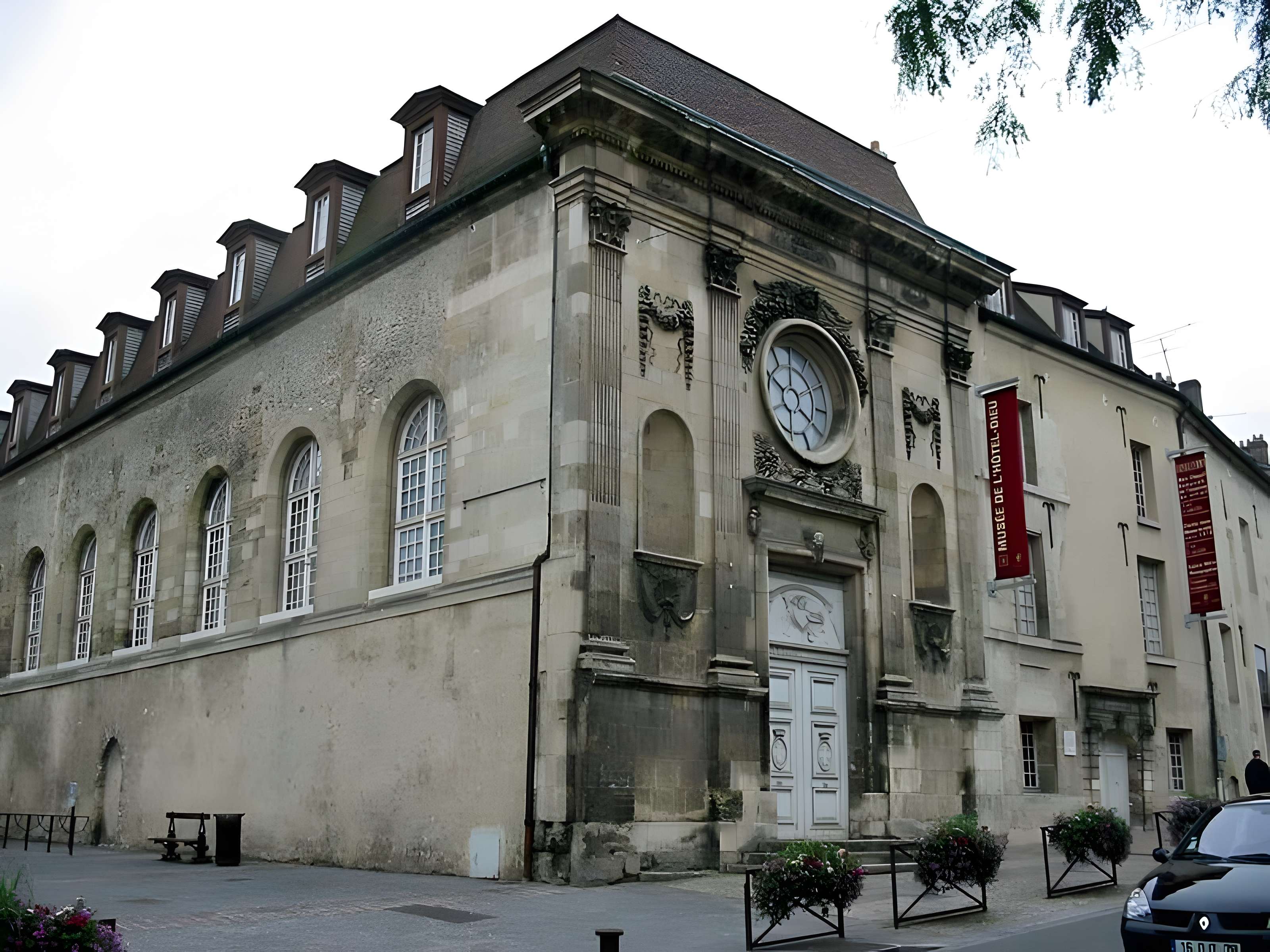 Hôtel-Dieu de Mantes-la-Jolie 