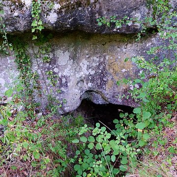 hypogee de la fontaine saint leger de buno bonnevaux