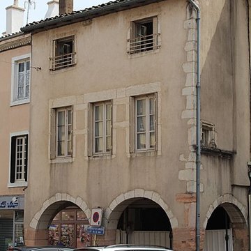 Immeuble à arcades à Tournus