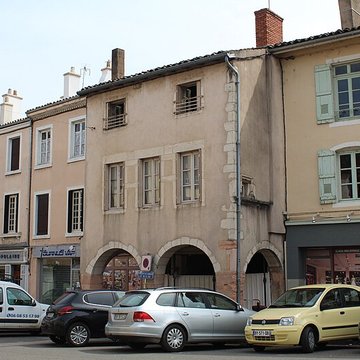 Immeuble à arcades à Tournus