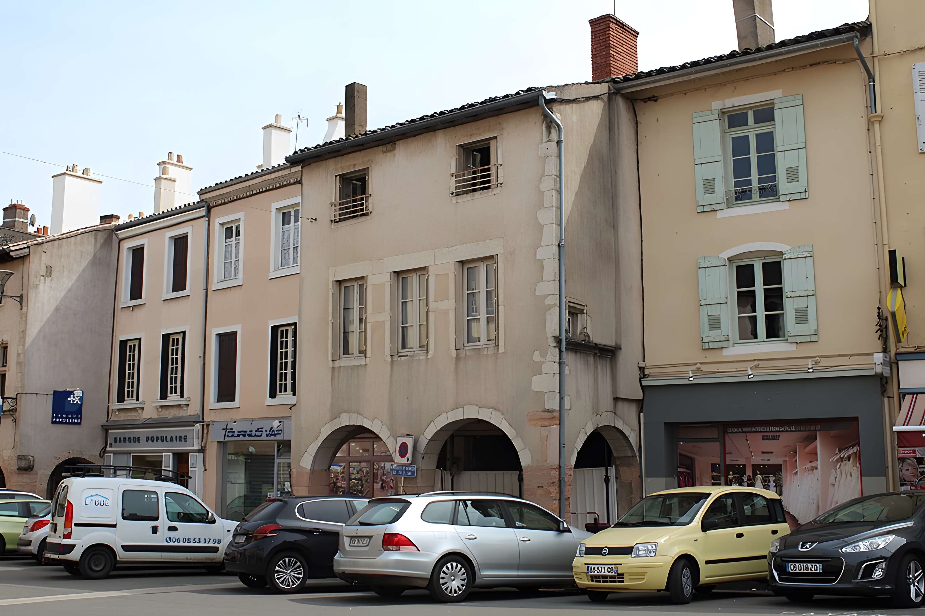 Immeuble à arcades à Tournus