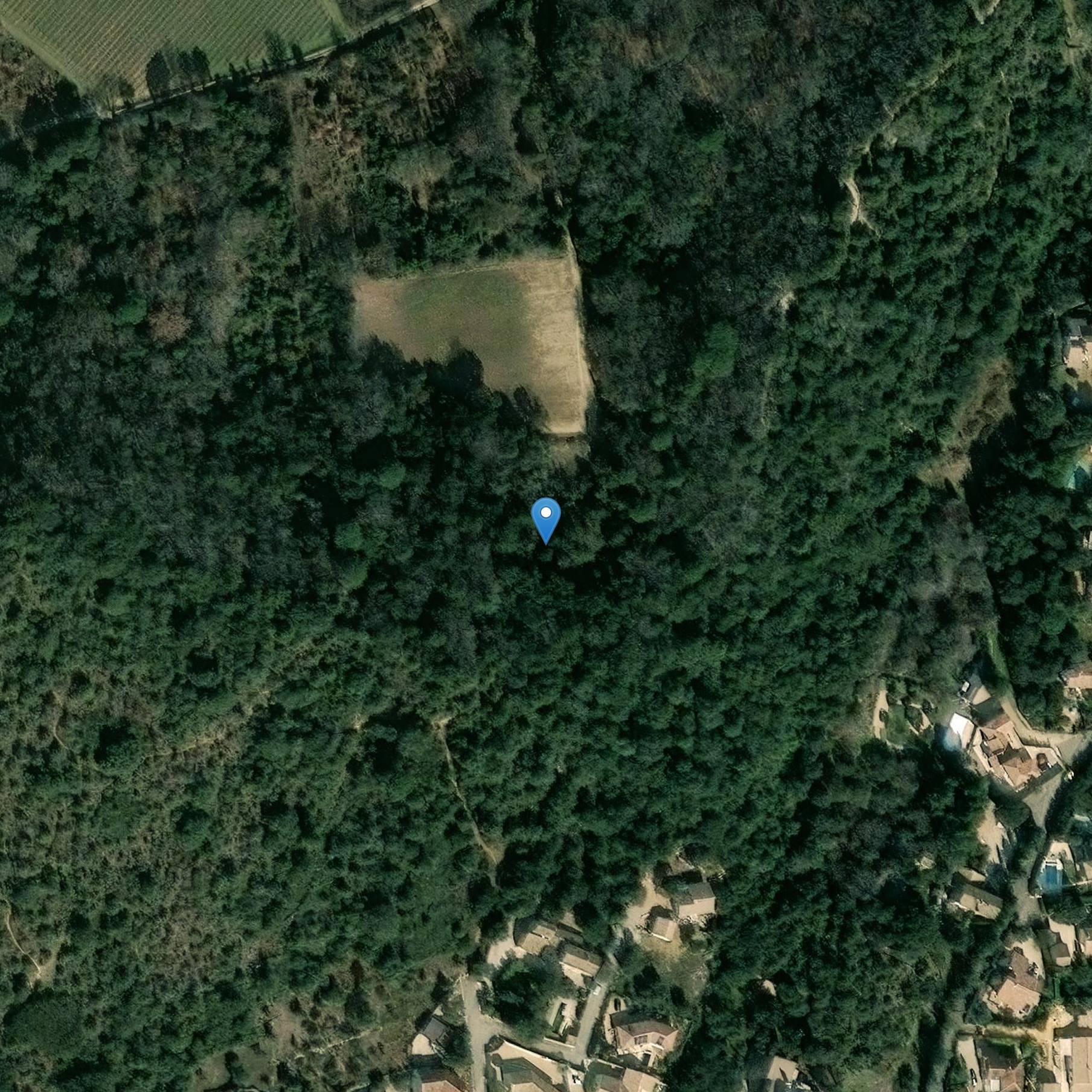 Photo de Vecchio edificio in Castillon-du-Gard