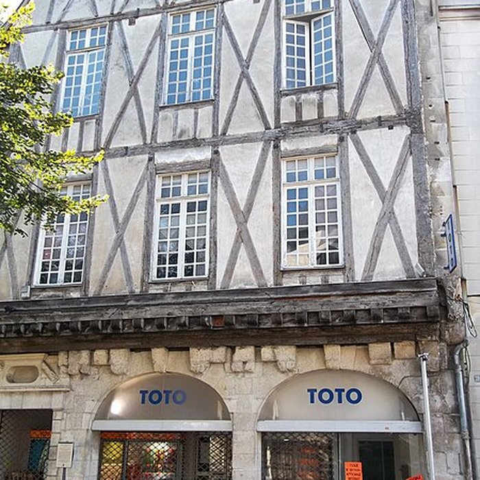 Photo de Immeuble, 11 Place Charles-de-Gaulle à Poitiers