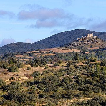 Ensemble des vestiges du château dAguilar