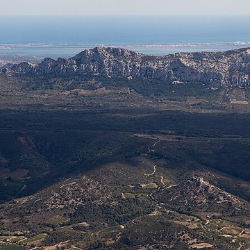 Ensemble des vestiges du château dAguilar
