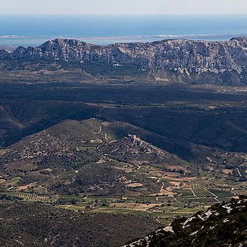 Ensemble des vestiges du château dAguilar