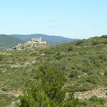 Ensemble des vestiges du château dAguilar