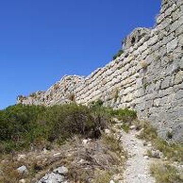 Ensemble des vestiges du château dAguilar