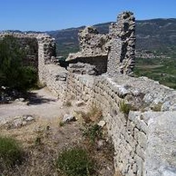 Ensemble des vestiges du château dAguilar