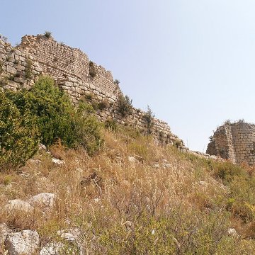 Ensemble des vestiges du château dAguilar