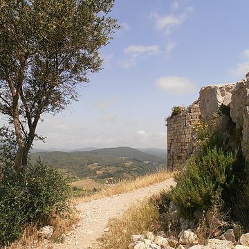 Ensemble des vestiges du château dAguilar
