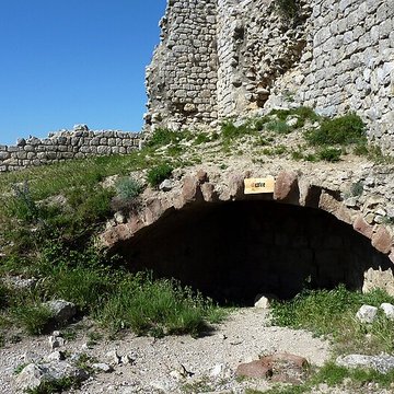 Ensemble des vestiges du château dAguilar