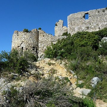 Ensemble des vestiges du château dAguilar