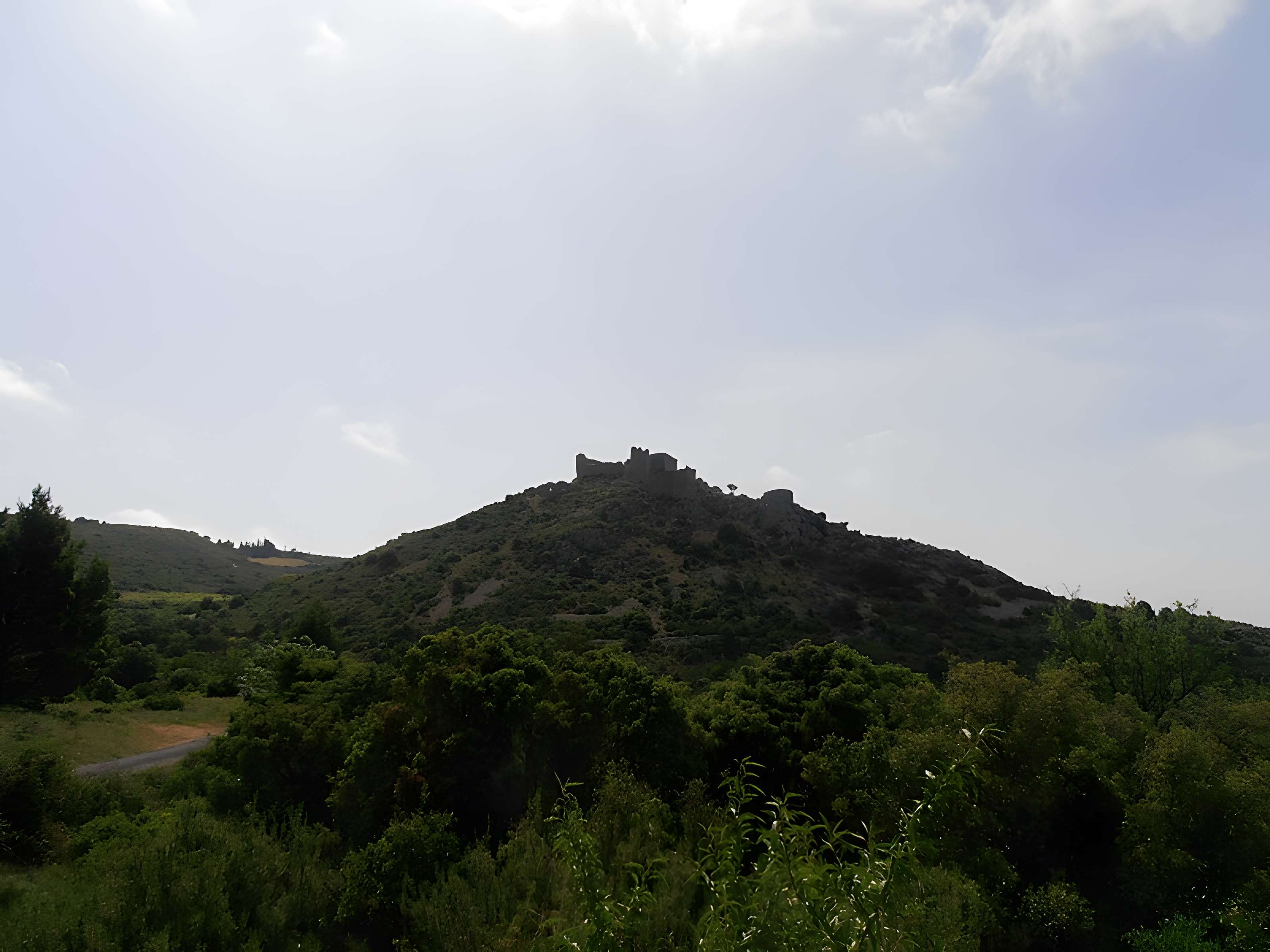 Ensemble des vestiges du château d'Aguilar