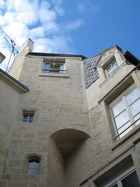 Immeuble, 4 Rue Froide à Caen
