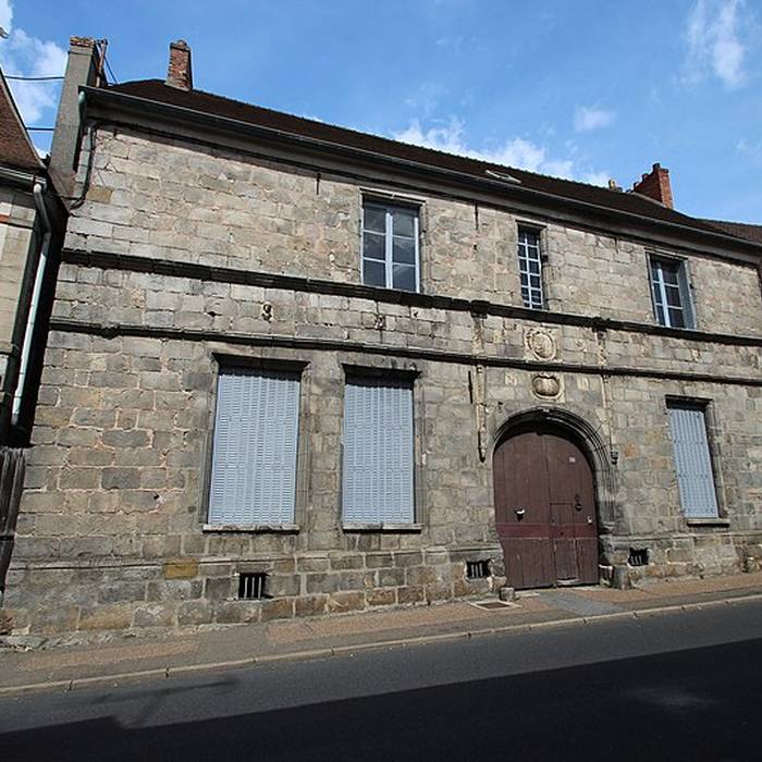 Photo de Building, 9 Rue Charles-de-Gaulle in Saint-Arnoult-en-Yvelines