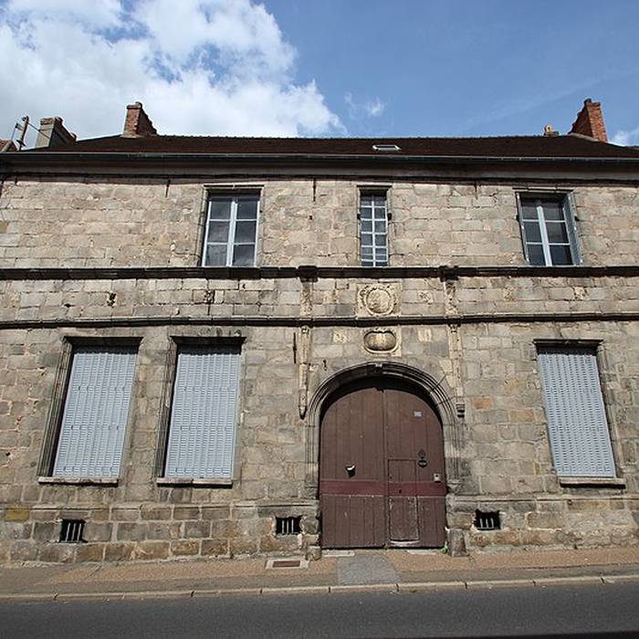 Photo de Building, 9 Rue Charles-de-Gaulle in Saint-Arnoult-en-Yvelines