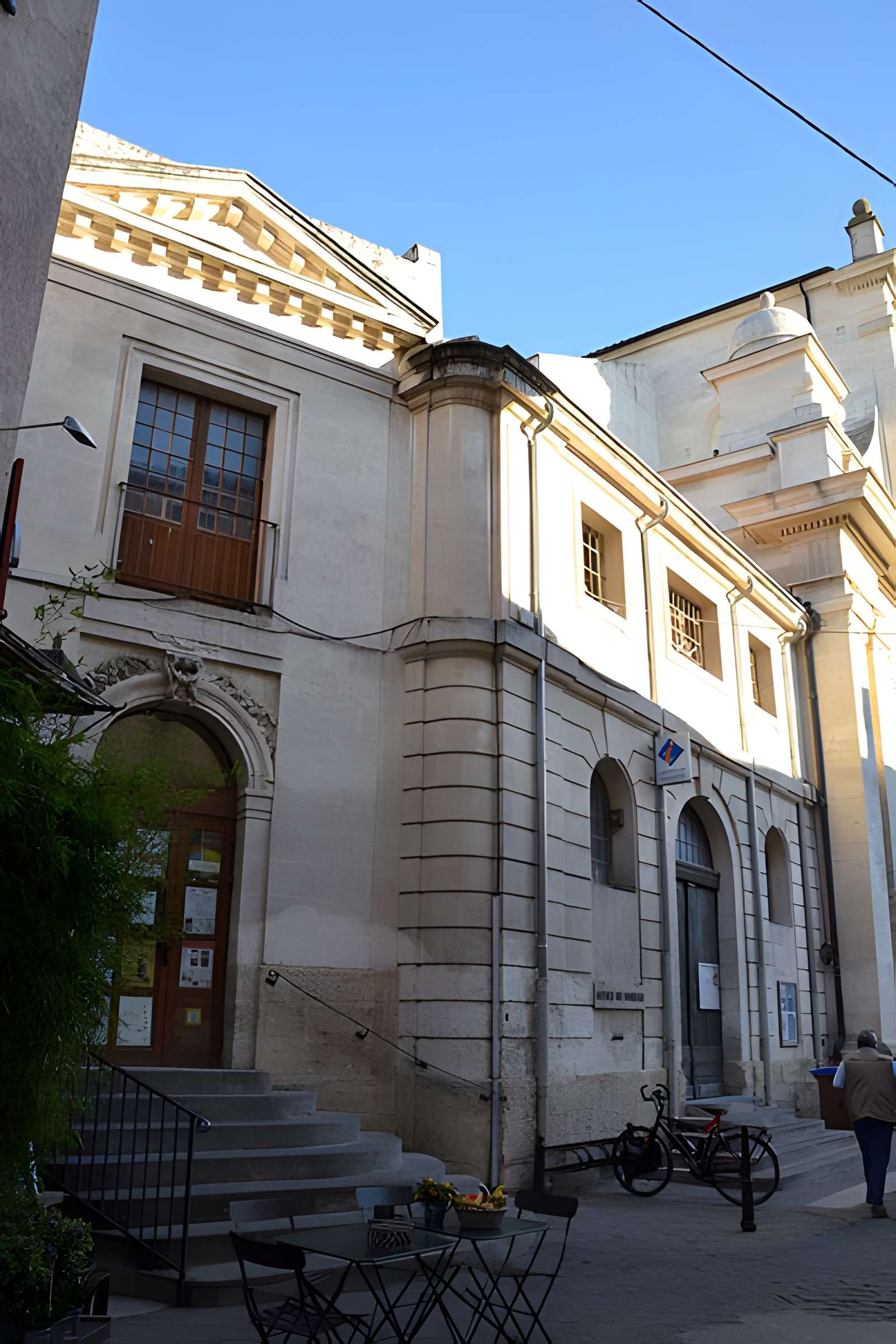 Immeuble, Place de la Liberté à L'Isle-sur-la-Sorgue