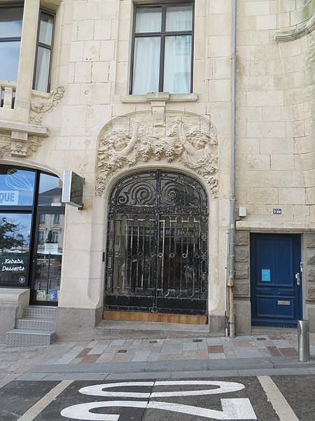 Immeubles, 4-4 bis Place Maréchal-Foch des Sables-d'Olonne 