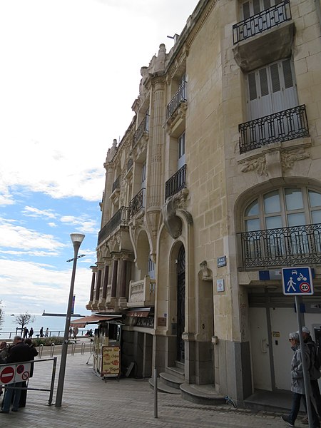 Immeubles, 4-4 bis Place Maréchal-Foch des Sables-d'Olonne 