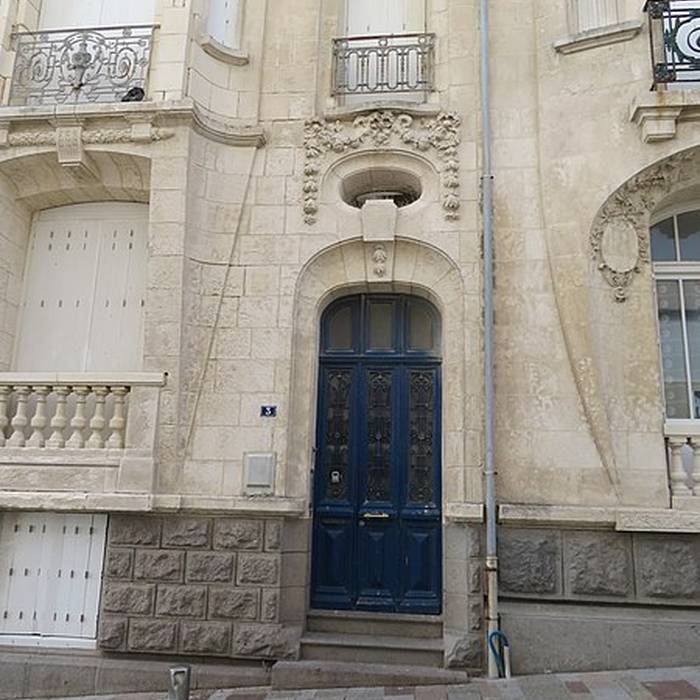 Photo de Immeubles, 4-4 bis Place Maréchal-Foch des Sables-dOlonne