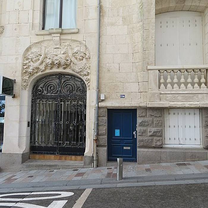 Photo de Immeubles, 4-4 bis Place Maréchal-Foch des Sables-dOlonne