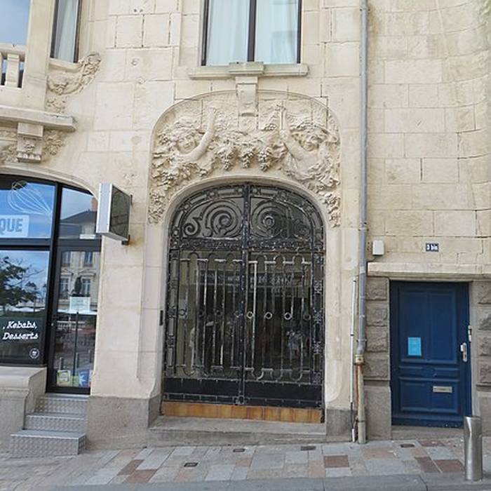 Photo de Immeubles, 4-4 bis Place Maréchal-Foch des Sables-dOlonne