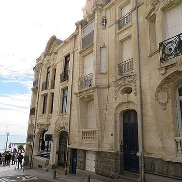 Immeubles, 4-4 bis Place Maréchal-Foch des Sables-dOlonne 