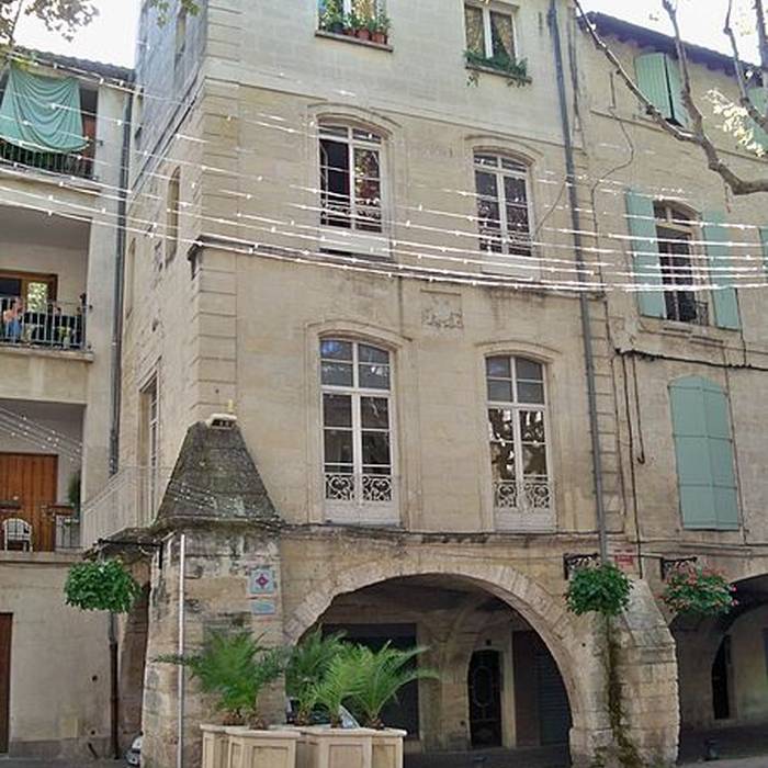 Photo de Immeubles, Place de la République à Beaucaire