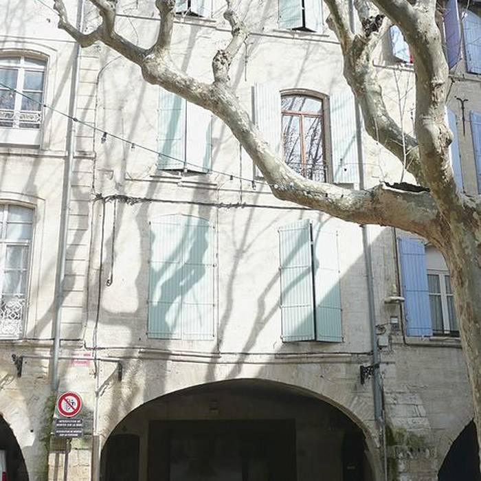 Photo de Immeubles, Place de la République à Beaucaire
