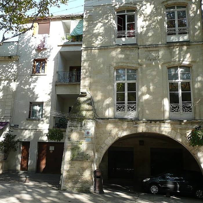 Photo de Immeubles, Place de la République à Beaucaire