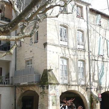 Immeubles, Place de la République à Beaucaire