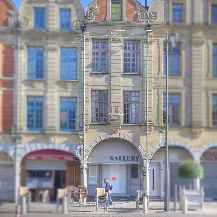 Photo de Immeubles, Place des Héros N2 à 76 à Arras