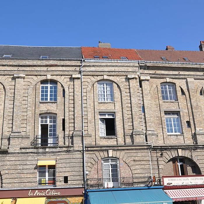 Photo de Immeubles, Place Nationale à Dieppe