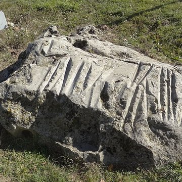 La Pierre Cochée de Droué