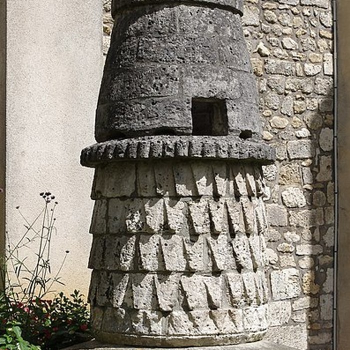 Photo de Lanterne des morts dAngoulême