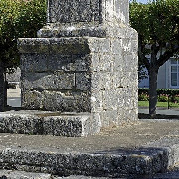 Lanterne des morts dAntigny