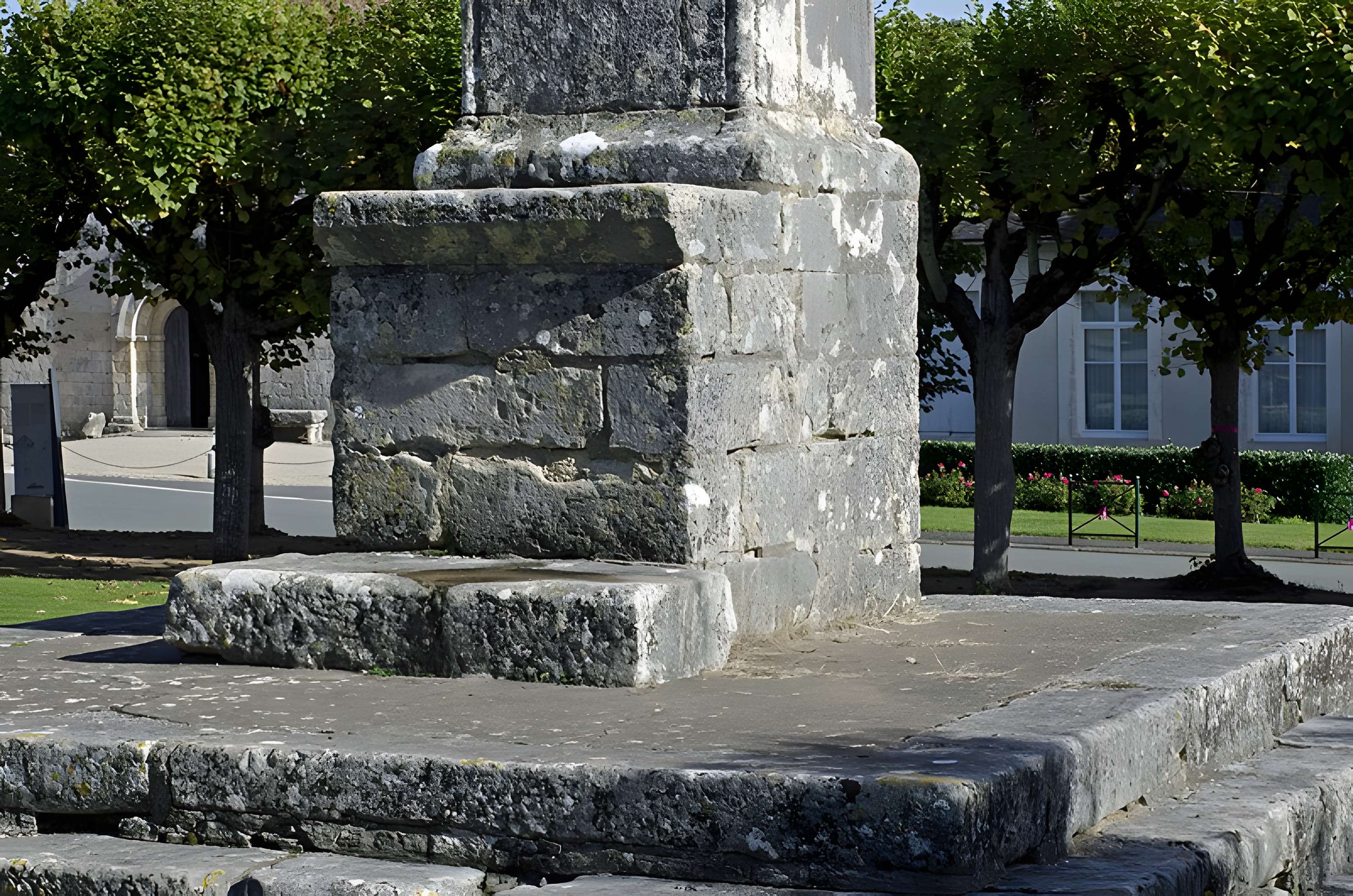 Lanterne des morts d'Antigny