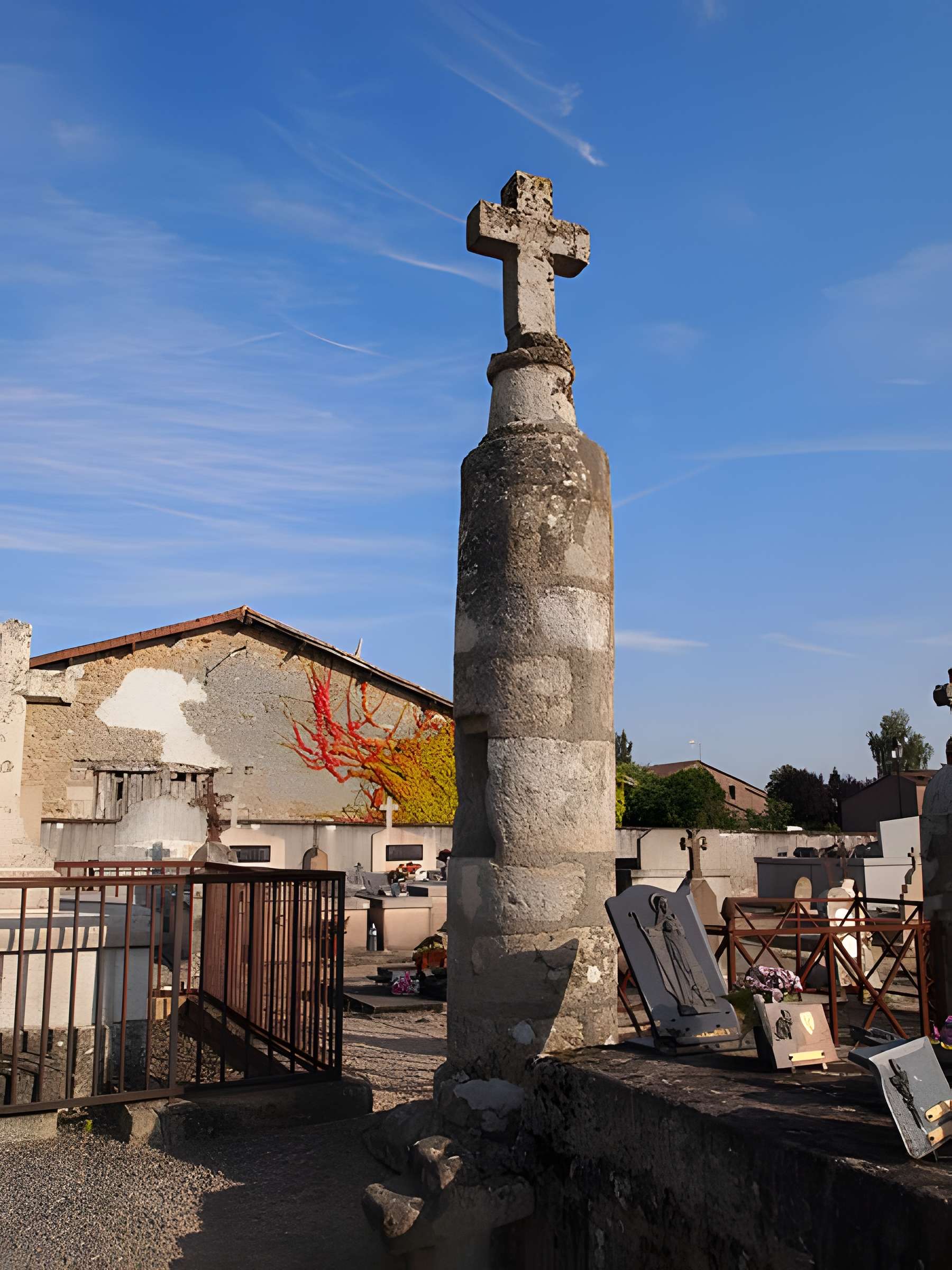 Lanterne des morts de Brigueuil
