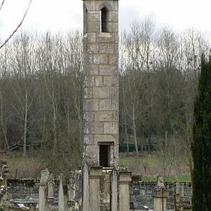 Photo de Lanterne des morts de Château-Larcher