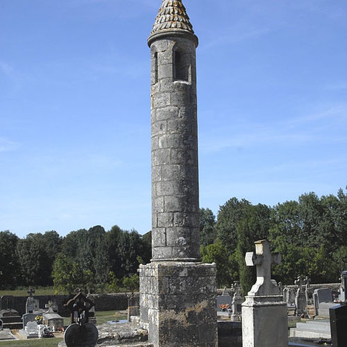 Photo de Lanterne des morts de Château-Larcher