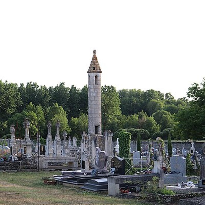 Photo de Lanterne des morts de Château-Larcher