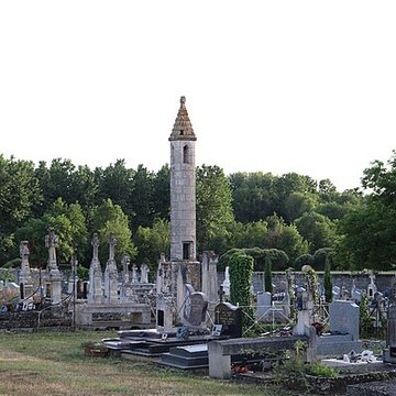 Lanterne des morts de Château-Larcher