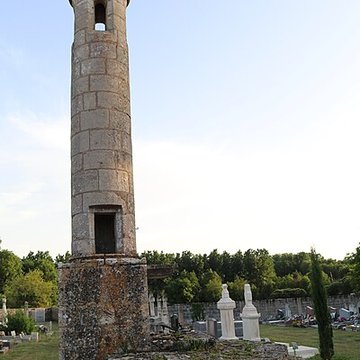 Lanterne des morts de Château-Larcher