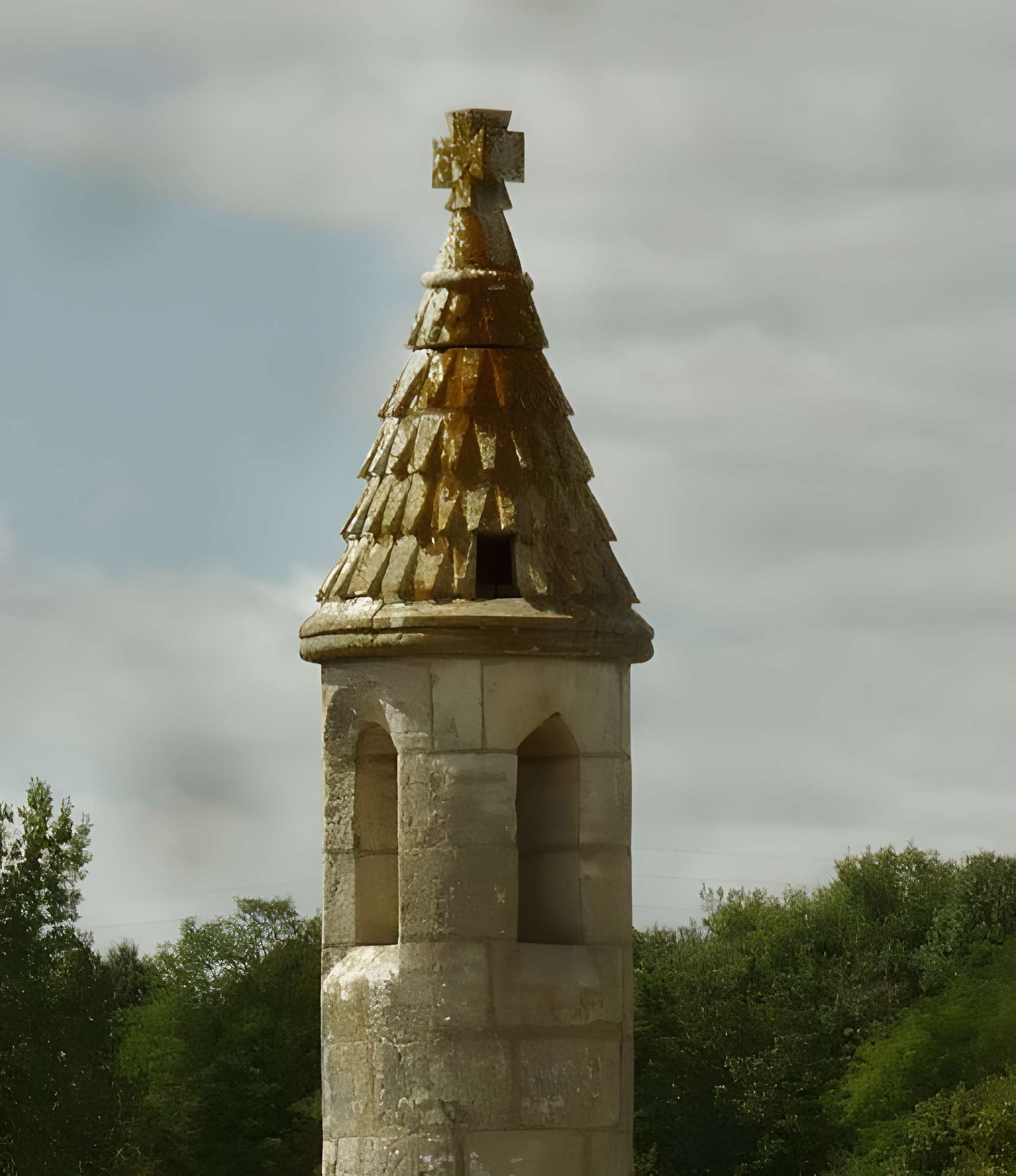 Lanterne des morts de Château-Larcher