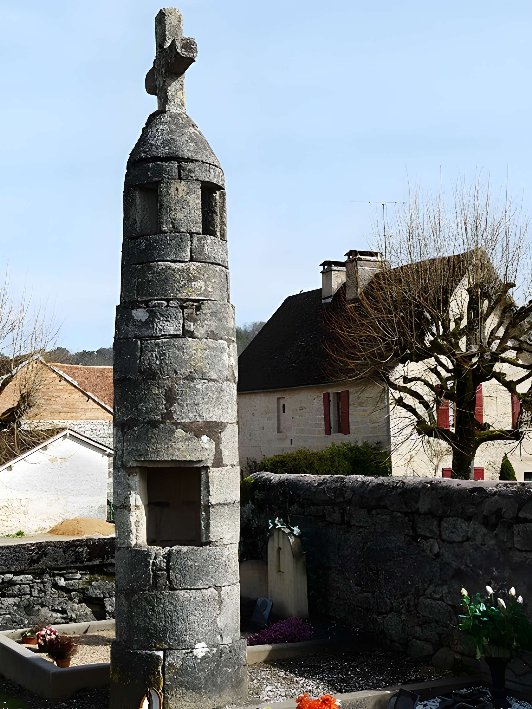 Lanterne des Morts de Cherveix-Cubas